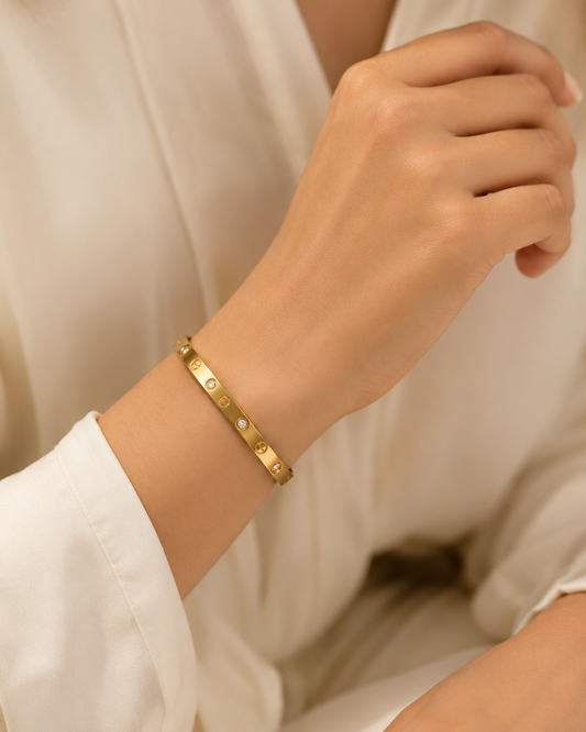 Elara Cuff